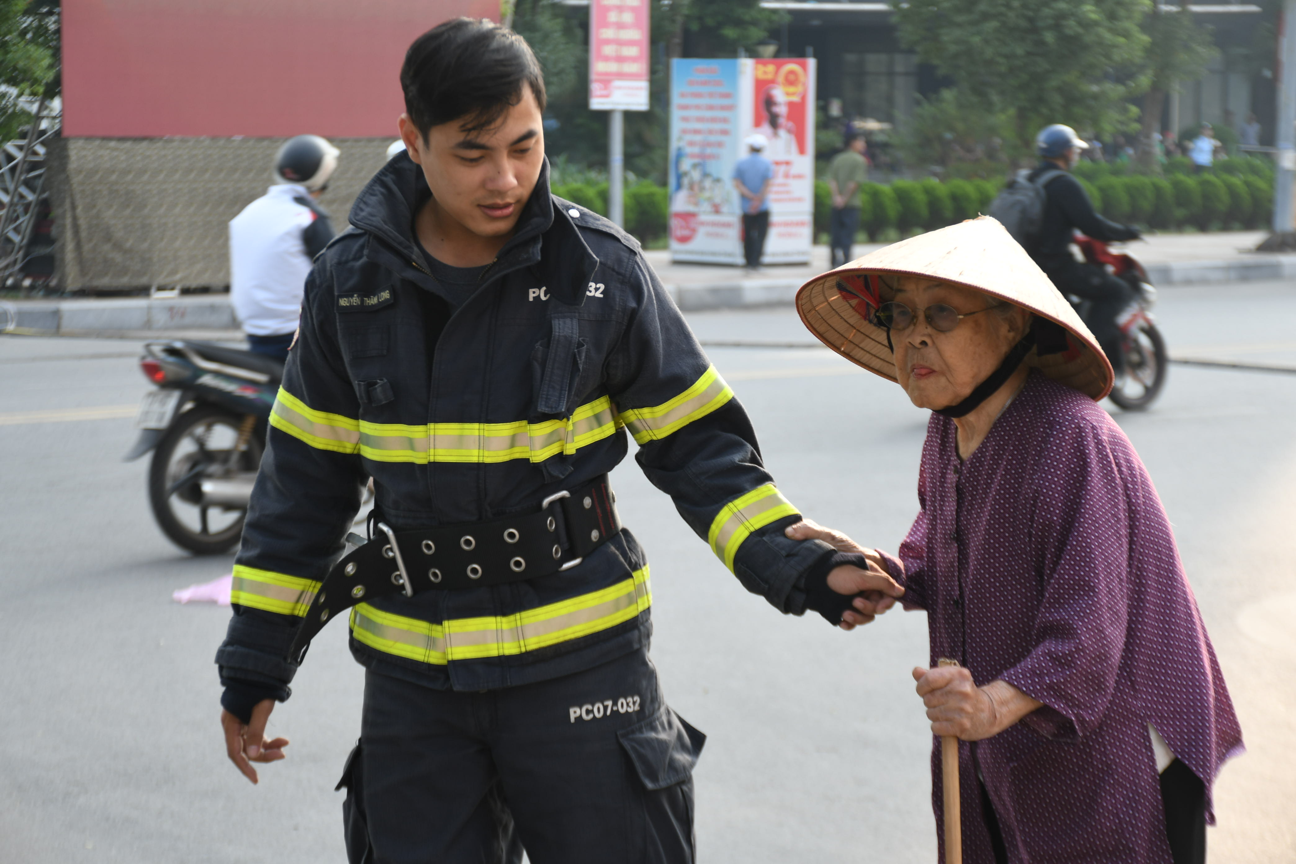 Khối Cảnh sát nhân dân tích cực giữ gìn môi trường xanh, sạch, đẹp